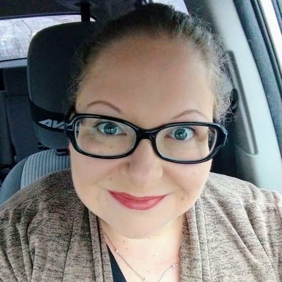 Meet your Posher, Tina - Picture 4 of 4